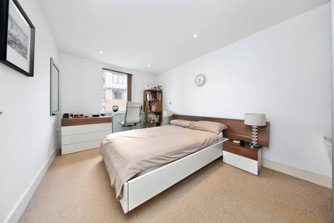 2 bedroom flat for sale, Caspian Wharf, London E3