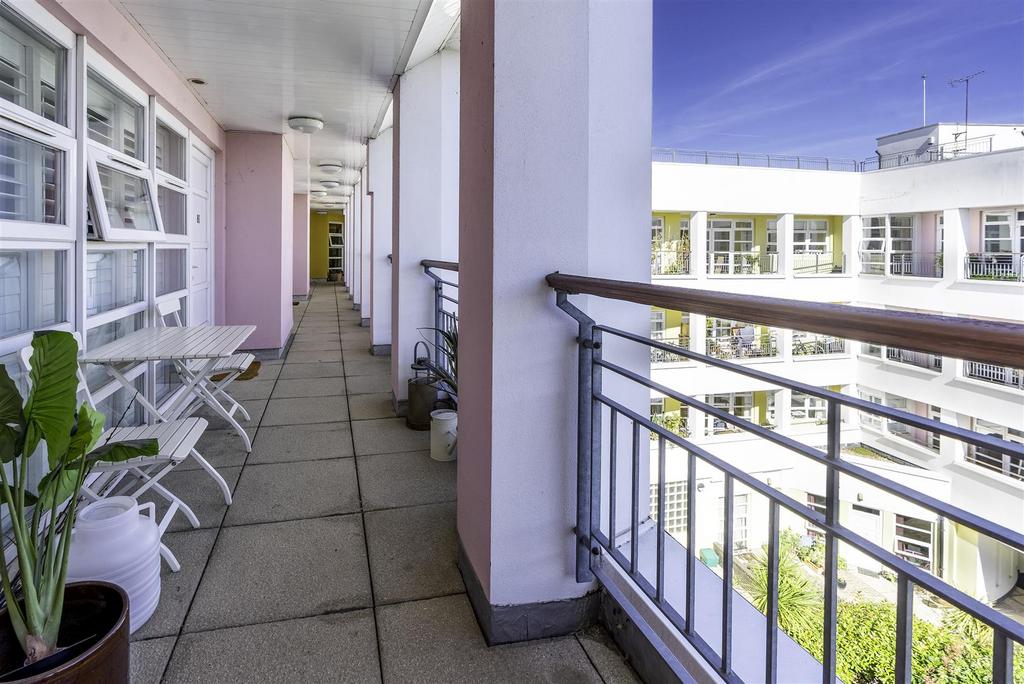 06 To Let 2 Bedroom Flat Lambeth Road SE1 www.isl