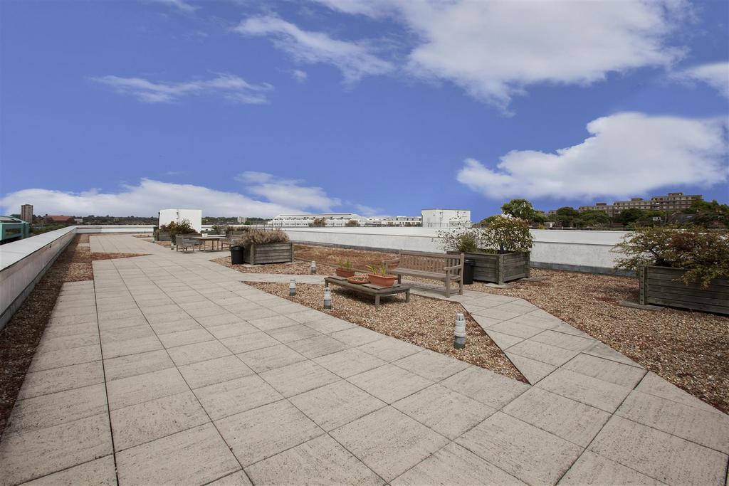 01 To Let 2 Bedroom Flat Lambeth Road SE1 www.isl