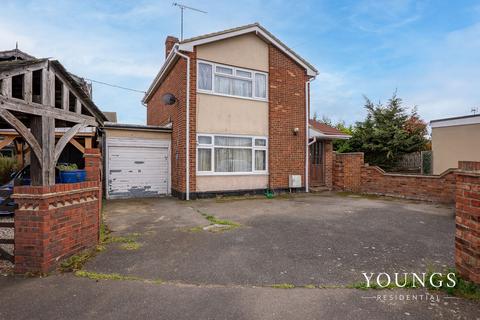 4 bedroom detached house for sale, Mornington Road, Canvey Island, SS8