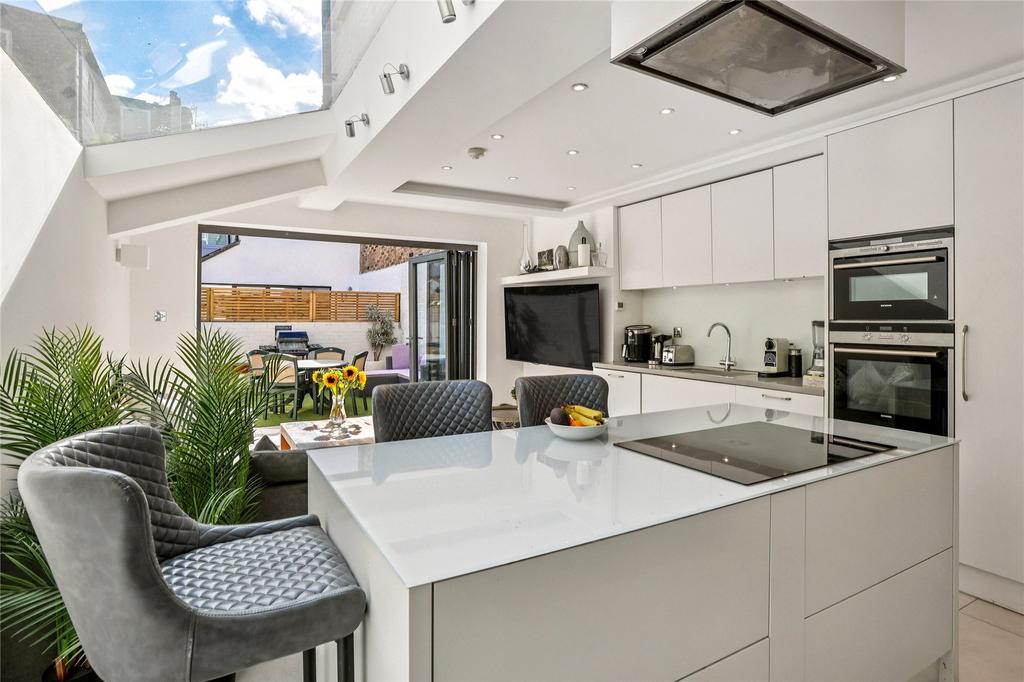 Kitchen/Dining