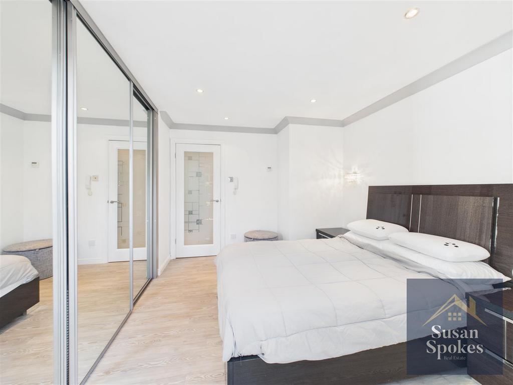 CAM01858 G0-PR0179-STILL023.jpg