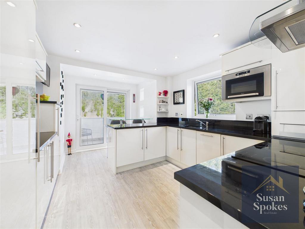 CAM01858 G0-PR0179-STILL010.jpg