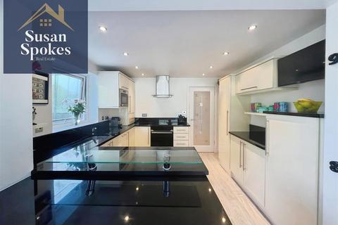 2 bedroom apartment for sale, Long Row, South Shields