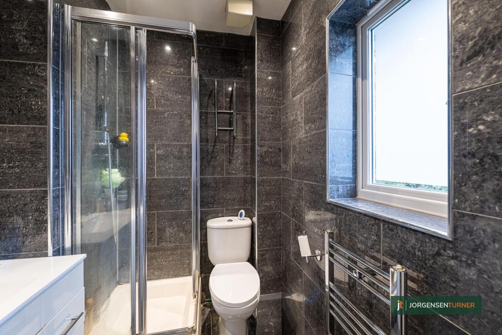 En-suite .jpg