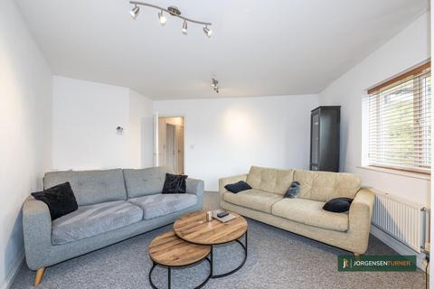 2 bedroom flat for sale, Grasgarth Close Acton London