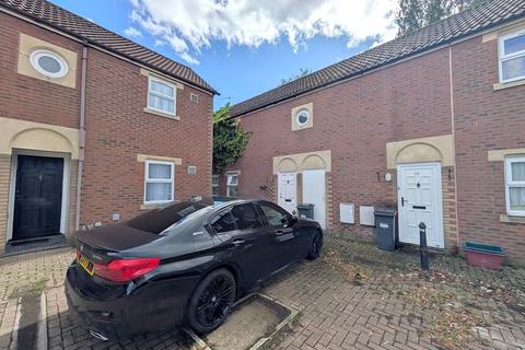 Kilross Road, Feltham, TW14