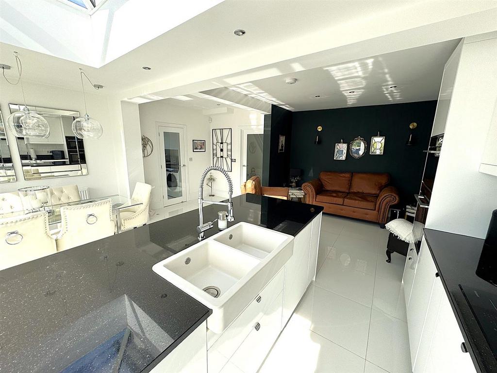 Thumbnail image3 (7).jpg