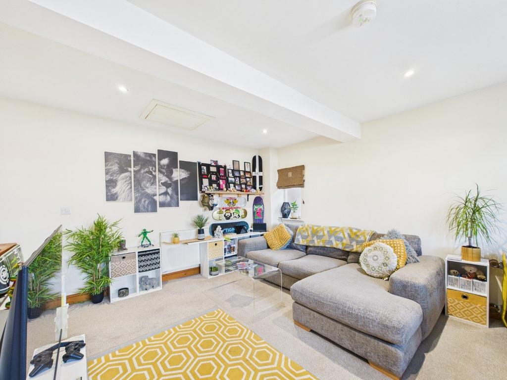 Kitchen/Living Area