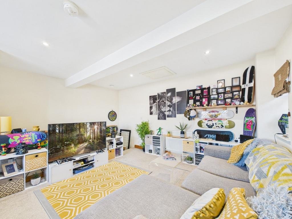 Kitchen/Living Area