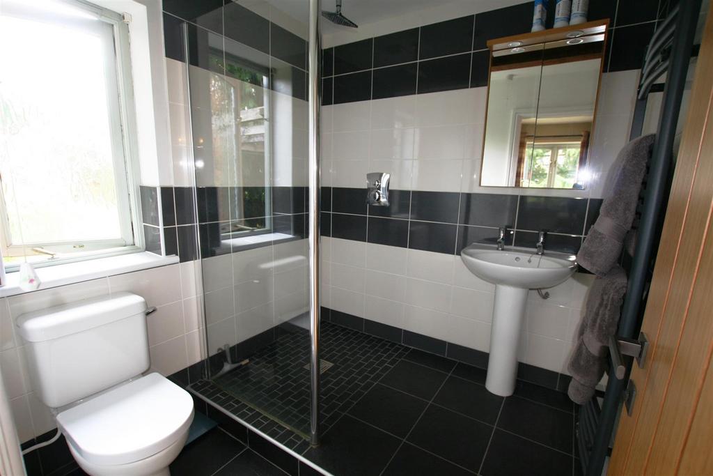 Theoldcoachhouse,ensuite.JPG
