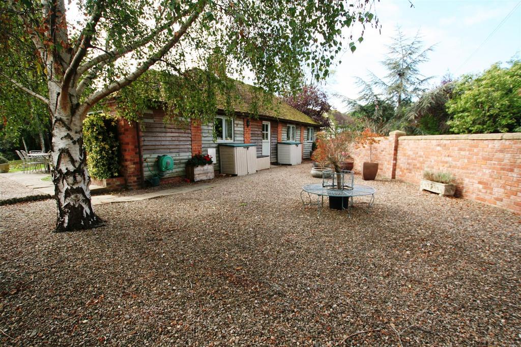 Theoldcoachhouse,garden2.JPG