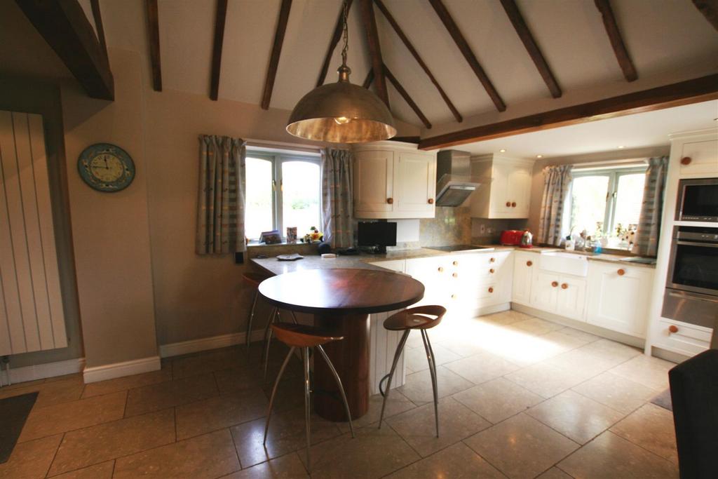Theoldcoachhouse,kitchen1.JPG