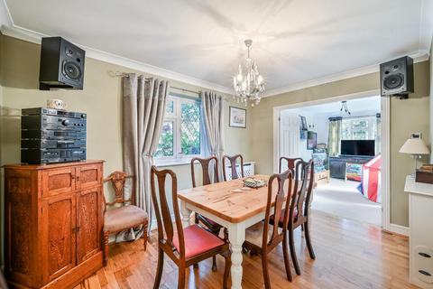 1 Heathlands, Tadworth, KT20 5RA