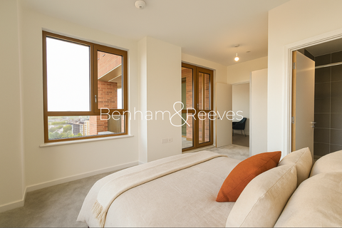 Bermondsey Heights, London SE15