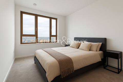 2 bedroom apartment to rent, Bermondsey Heights, London SE15