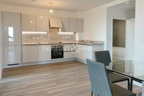 2 bedroom apartment to rent, Bermondsey Heights, London SE15