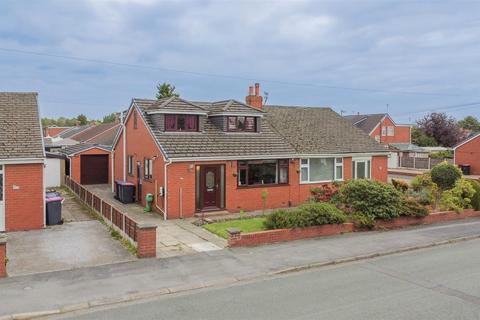 4 bedroom semi-detached bungalow for sale, Harbourne Avenue, Manchester M28