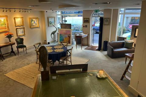 Retail property (high street) to rent, 4-5 Beauchamp Pl London SW3 1NG