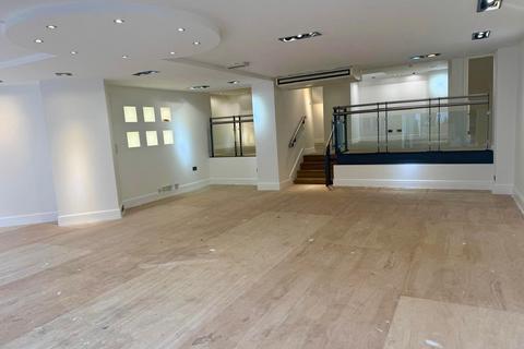 Retail property (high street) to rent, 4-5 Beauchamp Pl London SW3 1NG