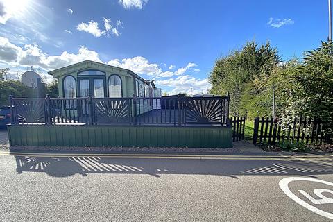 2 bedroom mobile home for sale, Heron Orchard Holiday Park, Frostley Gate