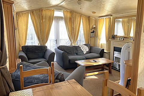 2 bedroom mobile home for sale, Heron Orchard Holiday Park, Frostley Gate