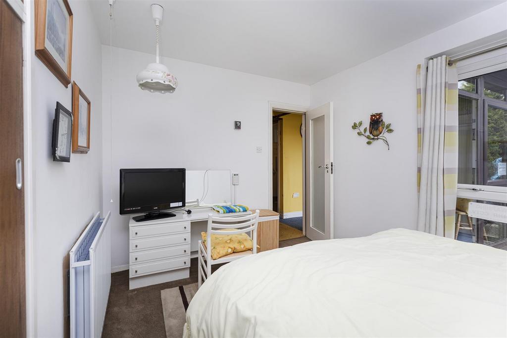 Bramleys Estate Agents - Pinfold Lane - Fixby (15)