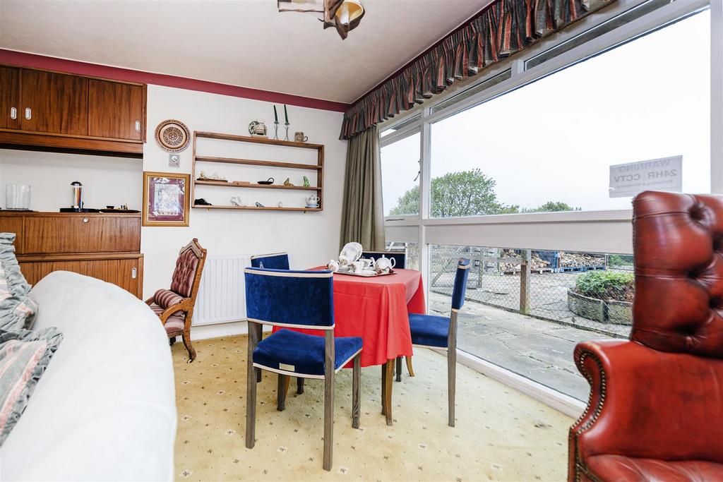 Bramleys Estate Agents - Pinfold Lane - Fixby (9).