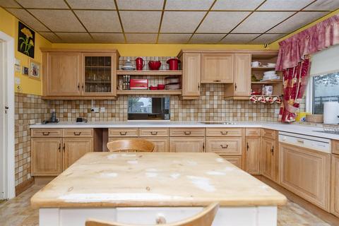 4 bedroom detached house for sale, Pinfold Lane, Fixby, Huddersfield