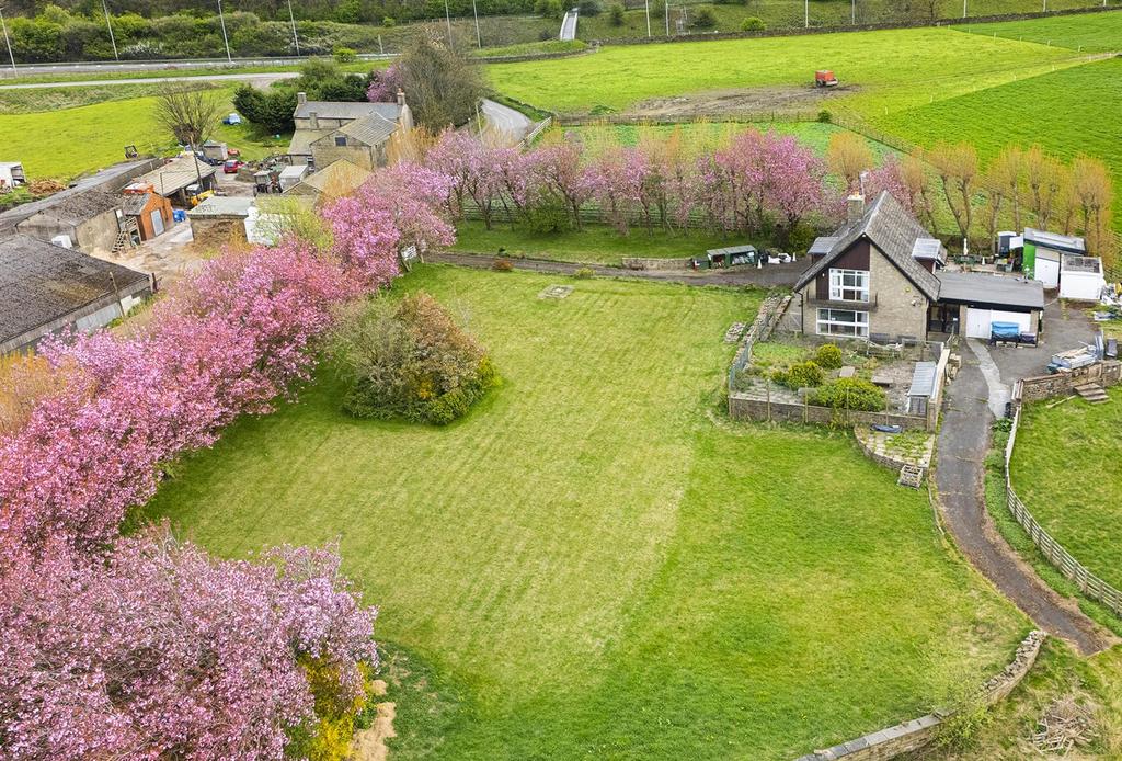 Bramleys Estate Agents - Pinfold Lane - Fixby (57.