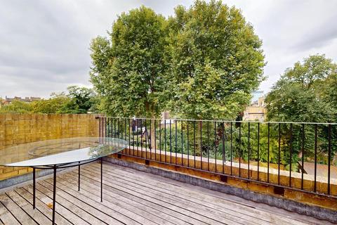 3 bedroom flat to rent, Earls Court Road, London SW5