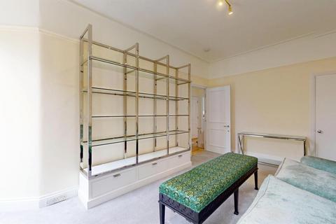3 bedroom flat to rent, Earls Court Road, London SW5