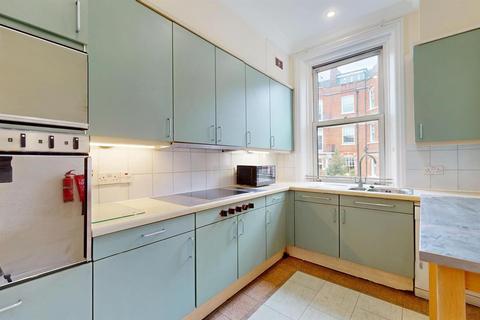 3 bedroom flat to rent, Earls Court Road, London SW5