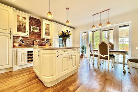 3 bedroom maisonette for sale, Upperton Gardens, Eastbourne, East Sussex, BN21