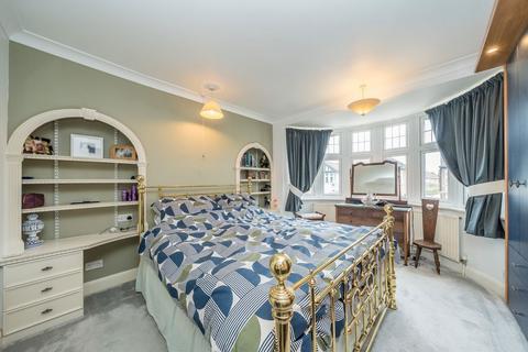 4 bedroom semi-detached house for sale, Kendrey Gardens, Twickenham TW2