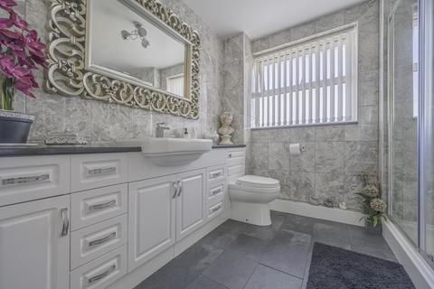 undefined, Hopton Close, Swindon SN5