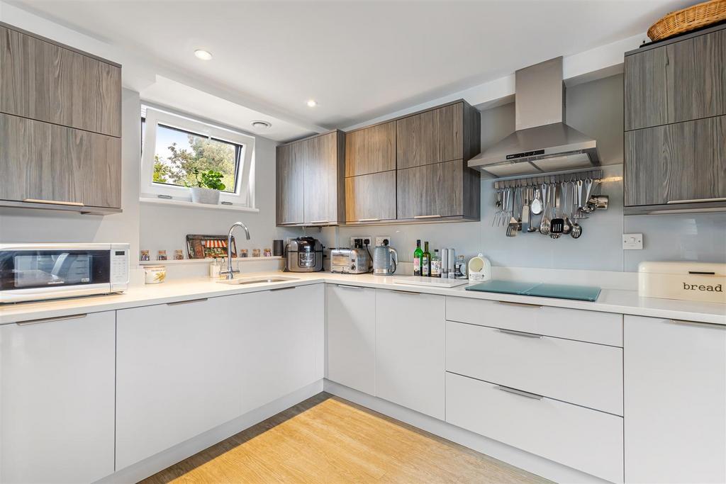 A33 - Broadsands, Flat 4 - 250917.jpg