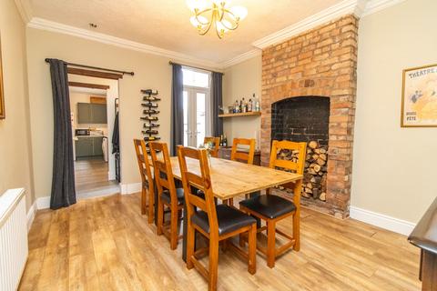 3 bedroom end of terrace house for sale, Railway Street, Wigston, LE18