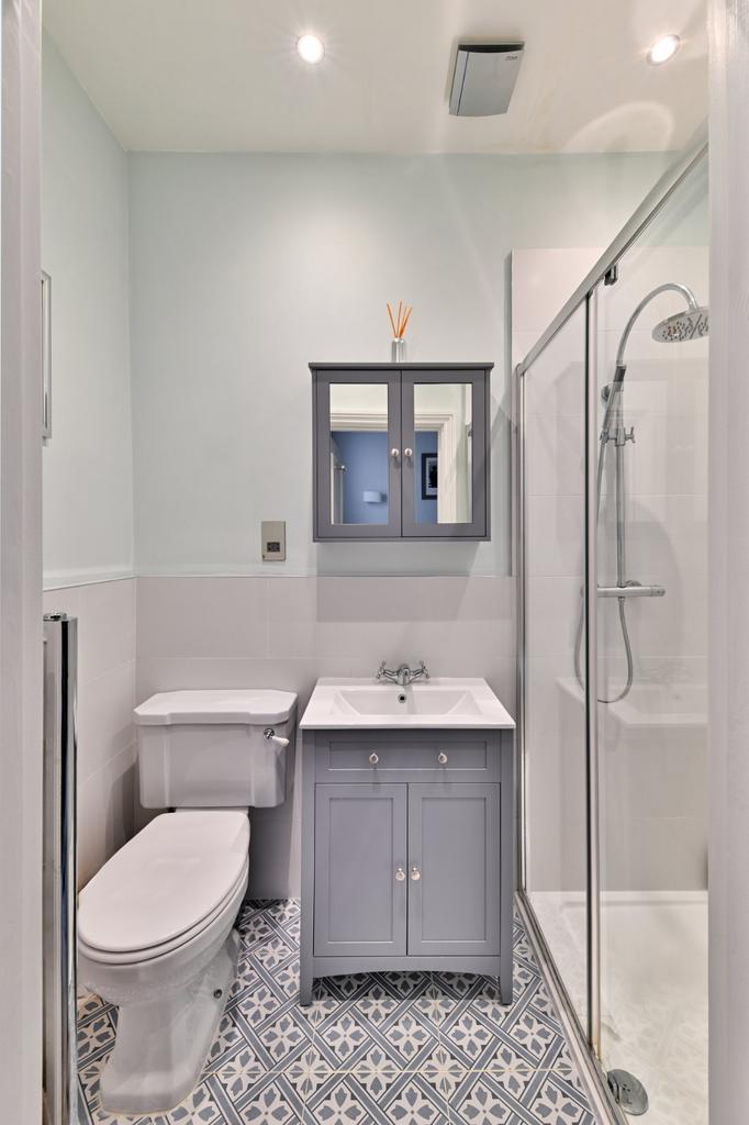 En-Suite Bathroom