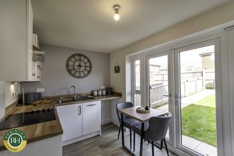 2 bedroom mews for sale, Farleigh Drive, Harworth