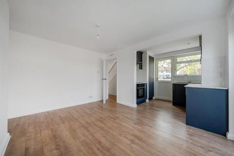 3 bedroom semi-detached house to rent, Brizewood,  Carterton,  OX18
