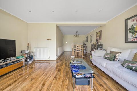 48 Angus Drive, Ruislip, HA4 0SB