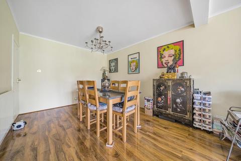 48 Angus Drive, Ruislip, HA4 0SB