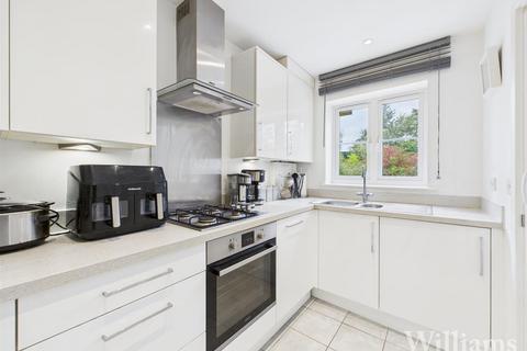 3 bedroom end of terrace house for sale, Lester Road, Aylesbury HP20