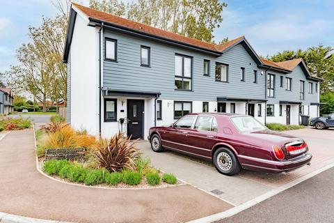 2 bedroom end of terrace house for sale, Daffodil Walk, Hemsby