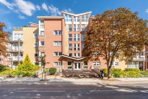 2 bedroom flat for sale, Twickenham Road, Teddington, TW11