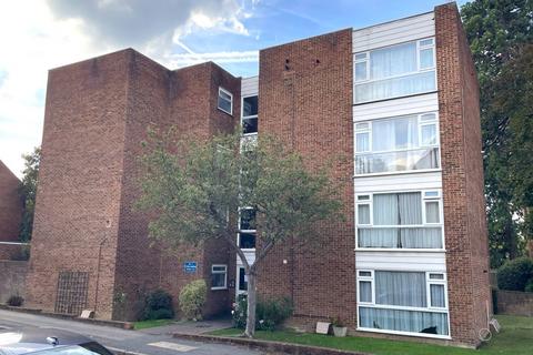 Flat 8, 1 Cedar Gardens, Sutton, SM2 5EQ
