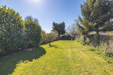 undefined, Slough Road, Datchet SL3