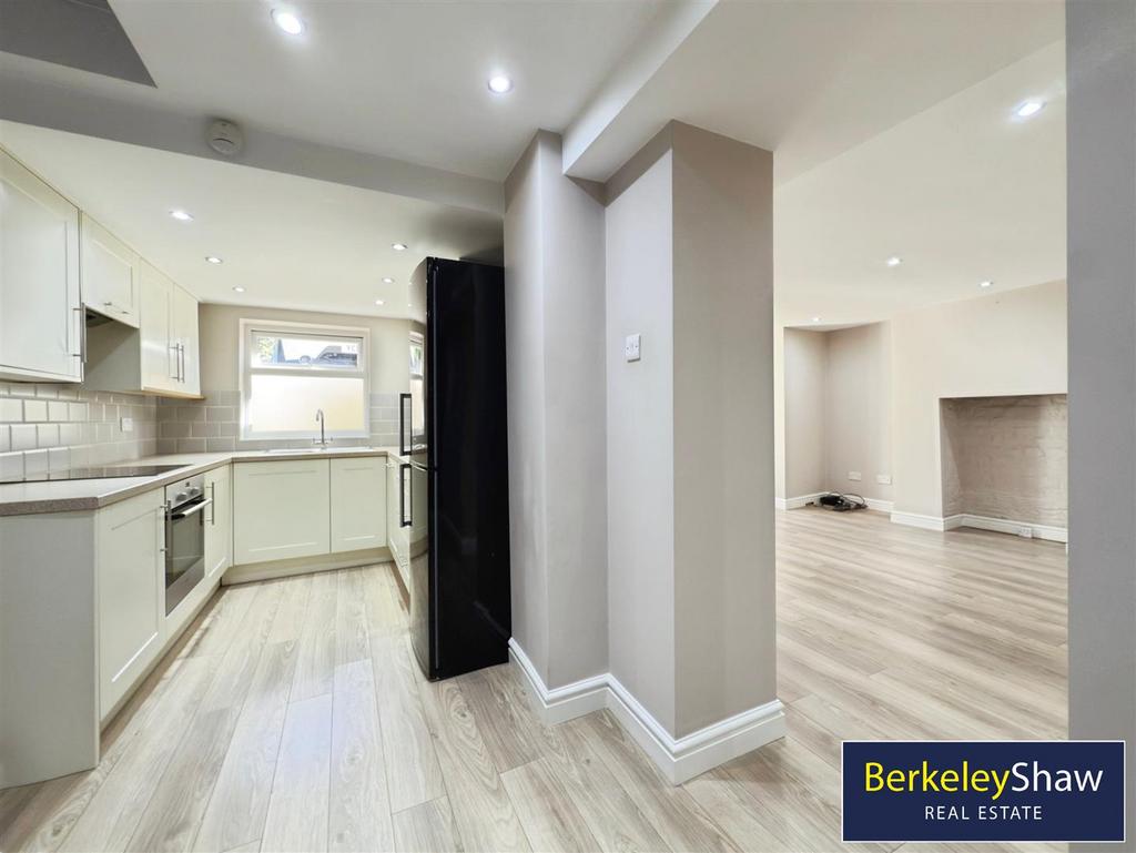 Basement Kitchen/Diner