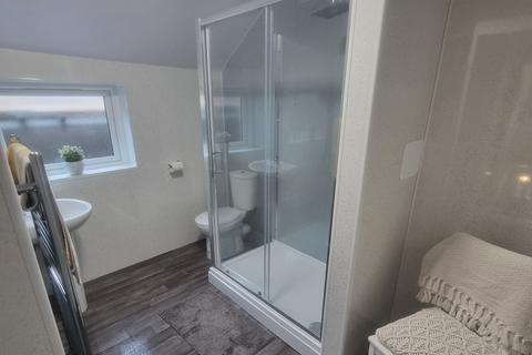 1 bedroom in a house share to rent, Victoria Tce,